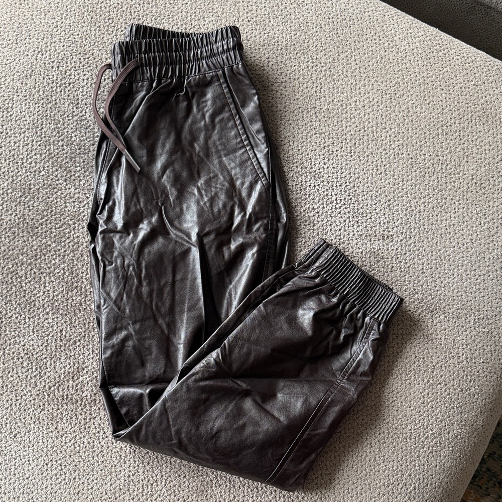 Zara Women's Black Cropped Pants